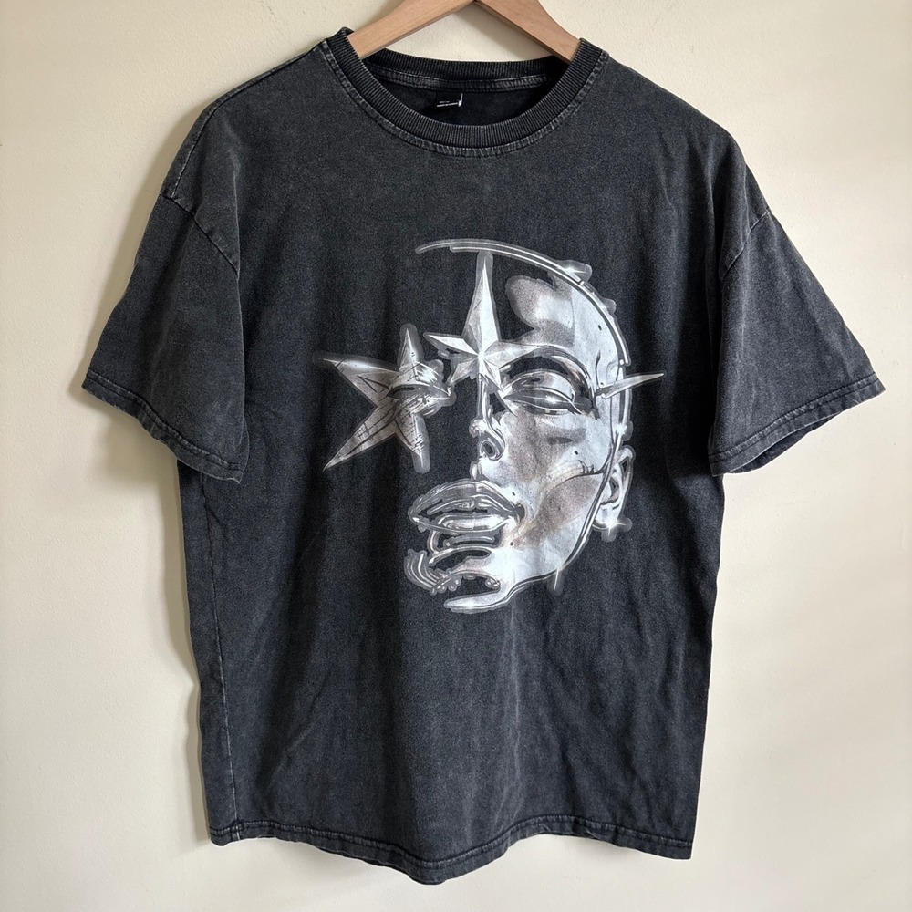 Manfinity Mens Washed Black Graphic Tee Metallic Star Face Streetwear Shirt S